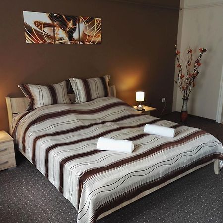 Adel Apartman Makó Екстериор снимка